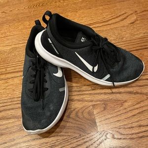 Nike Flex Experience 8 Sneakers